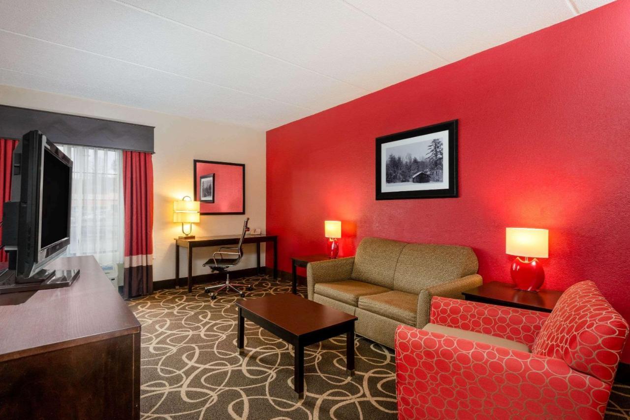 סאמרסוויל La Quinta Inn & Suites - New River Gorge National Park מראה חיצוני תמונה